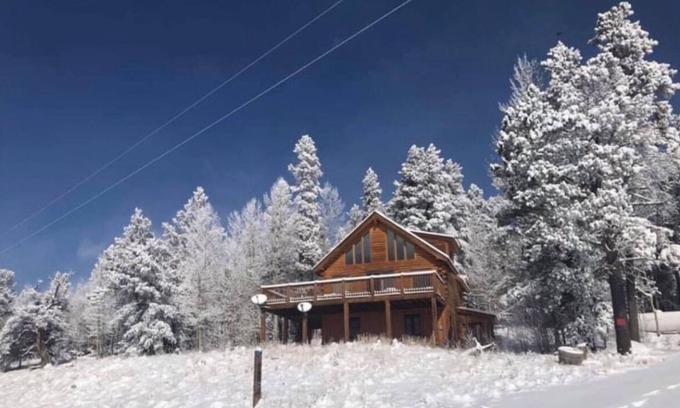 Valley of the Sun Cabin | Beautiful Cozy Cabin near Historic South Park