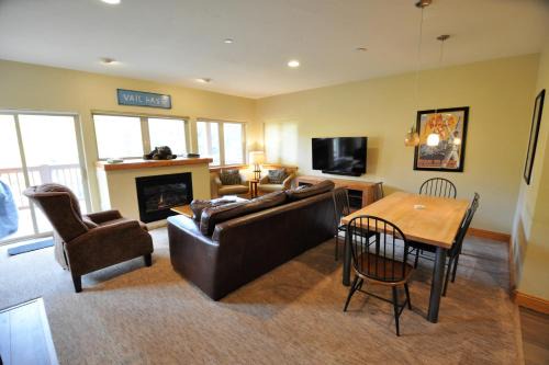 Vail Apartment | Beautiful East Vail 3 Bedroom Condo w/Hot Tub On shuttle Route.