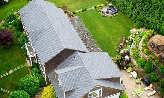Oak Bluffs House | Beautiful Estate with salt water pool & pond with kayaks