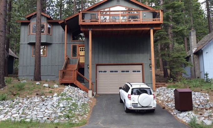 Pioneer Trail House | Beautiful, family friendly, well-appointed mountain retreat close to everything!