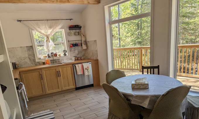 Hecla-Grindstone Provincial Park Cabin | Beautiful family friendly cottage minutes from beach