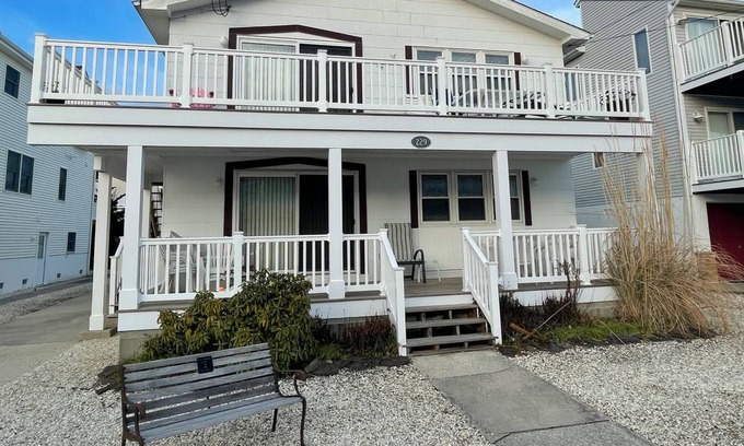 Townsend's Inlet House | Beautiful First Floor Duplex