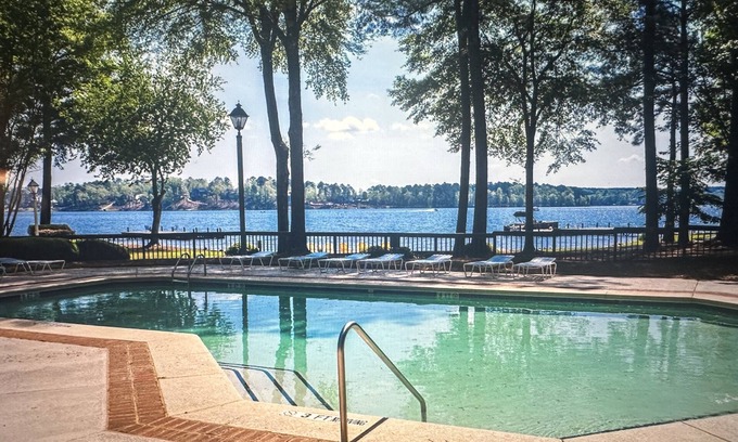 Lake Oconee Cottage | Beautiful Golf Cottage with lake views in Gated Lake Oconee Community