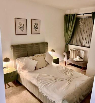Barnt Green Apartment | Beautiful, home from home, one bed stay