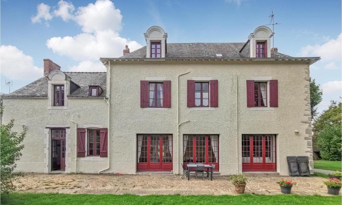 Guerande House | Beautiful Home In Guerande With Wifi