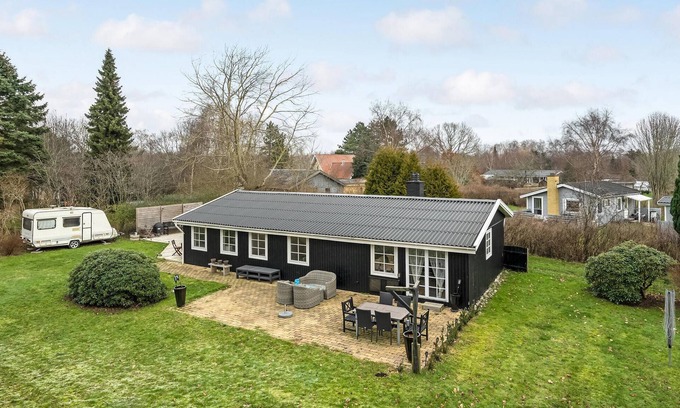 Hojby House | Beautiful home in Højby with WiFi
