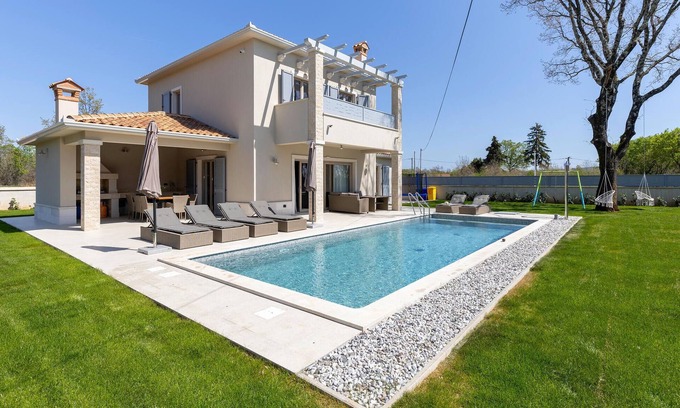 Nedescina House | Beautiful home in Nedescina with WiFi