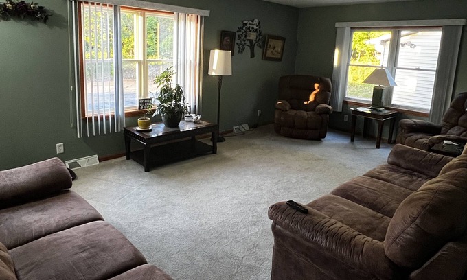 Benzonia House | Beautiful Home near ski resort, and crystal lake.