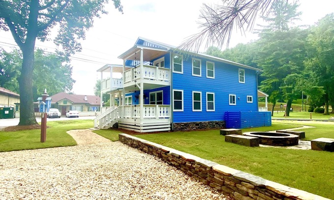 Helen House | Beautiful house in downtown Helen.