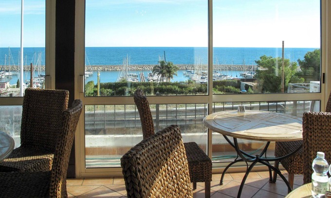 San Lorenzo al Mare House | Beautiful apartment in villa for 4 guests with A/C, WIFI, TV, terrace and pets allowed