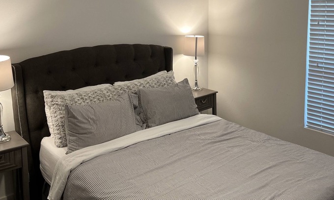 Old Pasadena Apartment | Beautiful Old Town Pasadena Resort Like Apartment!