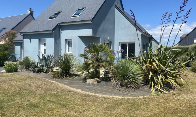Bretteville-sur-Ay House | Beautiful private villa for 6 guests with WIFI, TV, terrace and pets allowed