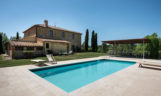 Bucine Villa | Beautiful private villa for 24 people with WIFI, A/C, private pool, TV, patio and panoramic view