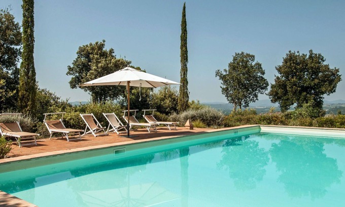 Camigliano Villa | Beautiful private villa for 10 people with WIFI, A/C, private pool, TV and panoramic view