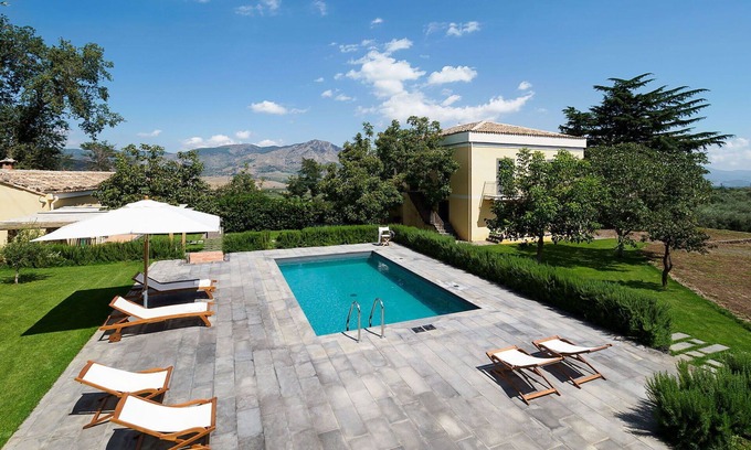 Rovittello Villa | Beautiful private villa for 10 people with WIFI, private pool, TV, terrace and pets allowed