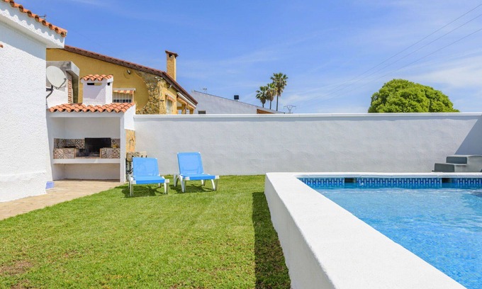 Vinaros Villa | Beautiful private villa for 6 guests with private pool, WIFI, TV, terrace and pets allowed