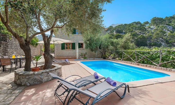 Selva House | Beautiful private villa for 8 guests with WIFI, A/C, private pool, TV and terrace