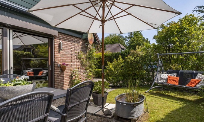Wolphaartsdijk House | Beautiful private villa for 4 guests with WIFI, TV, terrace and pets allowed