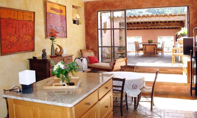Nyons House | Beautiful private villa for 6 people with WIFI, A/C, TV, terrace and pets allowed