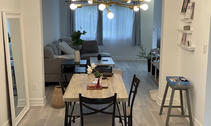 Birmingham House | Beautiful romantic 2 bedroom house in the city close to restaurants and bars by RedAwning