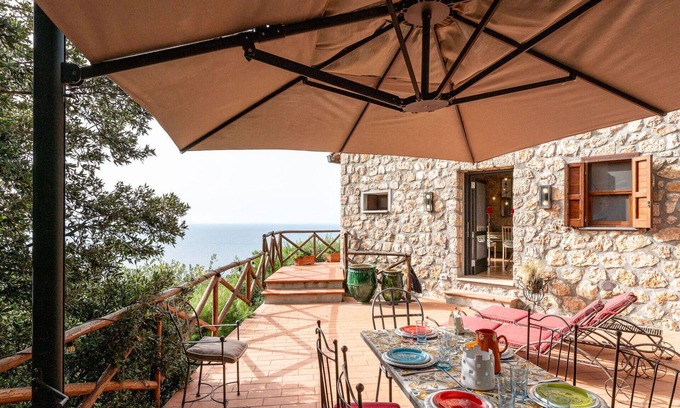 Cala Piccola Villa | Beautiful villa for 6 people with WIFI, A/C, TV and terrace
