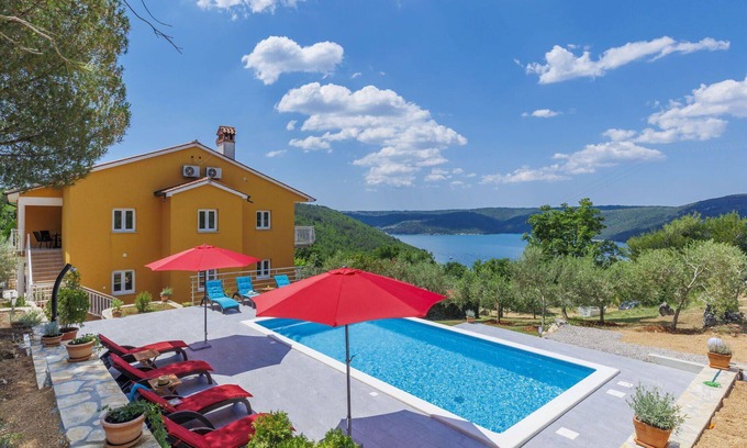 Trgetari House | Beautiful villa for 12 people with A/C, private pool, WIFI, TV, terrace and pets allowed