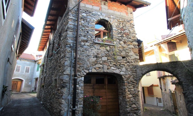 Castelveccana House | Beautiful villa for 4 guests with TV