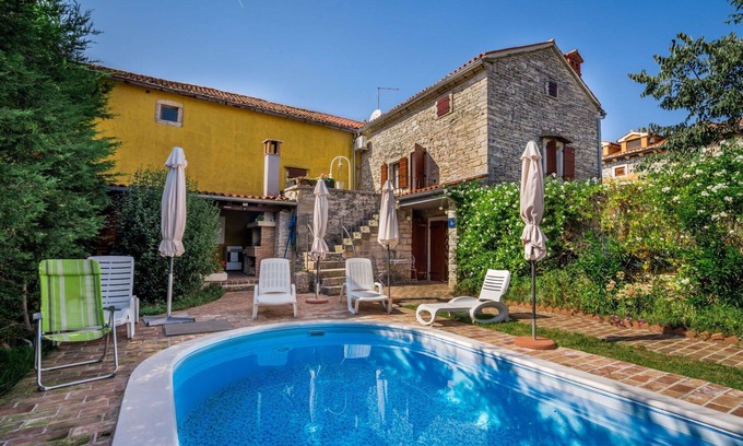 Cabrunici House | Beautiful villa for 8 guests with WIFI, private pool, A/C, TV, terrace and panoramic view