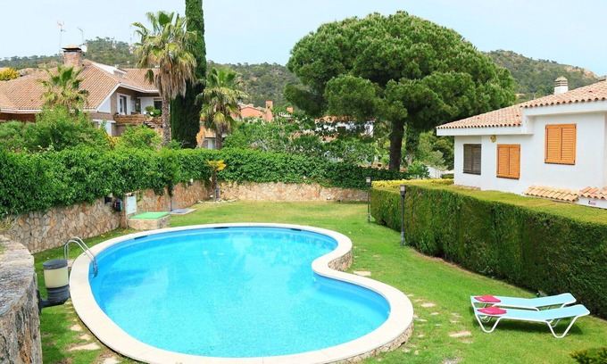 Tossa de Mar House | Beautiful villa for 7 people with pool, WIFI, TV, balcony and parking