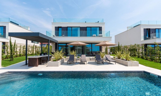 Kukci Villa | Beautiful Villa Parenzo III with pool in Porec