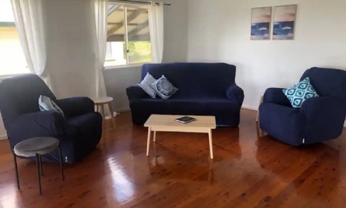 Brisbane Waterfront House | Beautiful Waterfront Home - Ready for Your Holiday