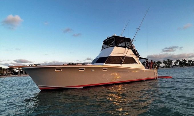 Fort Pierce Boat Rental | Beautiful Yacht in charming Fort Pierce with WiFi, AC located on a friendly Dock