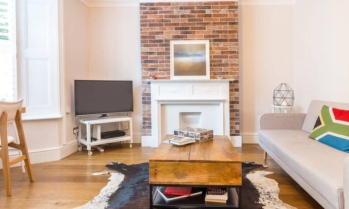 Dalston Apartment | Beautifully Styled, Modern Apartment With Garden