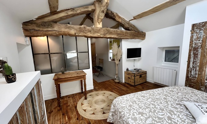 Ennezat Bed & Breakfast | Bed and Breakfast 'Pampa' with Shared Terrace, Shared Garden and Wi-Fi