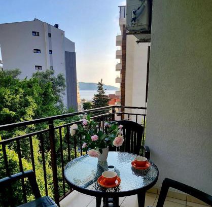 Rafajlovici House | Bela kuća studio apartments-Na korak do mora-A step to the sea