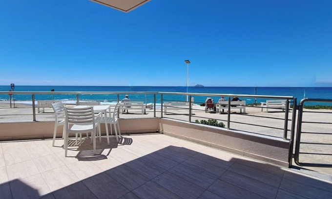 Kalamaki House | Bella Mare Luxury Apartments