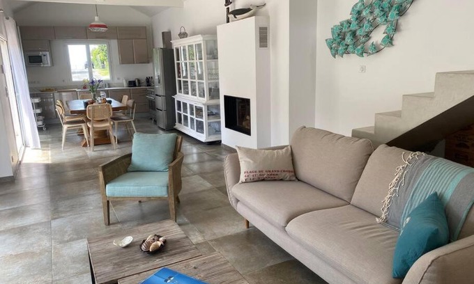 Andernos-les-Bains Villa | Belle maison spacieuse a deux pas de la plage.