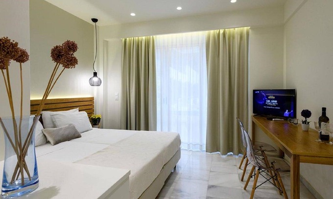Agios Nikolaos Apartment | Bellevue Suites - Studio 1 with Pool View