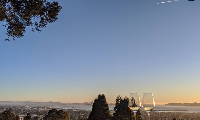 Berkeley Hills House | Berkeley Oasis Lots of Outdoor Space & Hot Tub