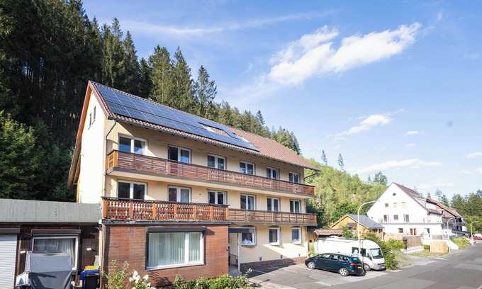 Landkreis Goslar House | "Berliner Bär" by Ko-Living- whole house | 9 apart | 450sqm | 28 guests | terrac