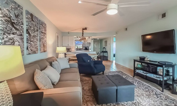South Island Condo | BEST BARGAIN ON THE ISLAND! 2B/2B VACATION CONDO W/POOL! WALK TO BEACH!