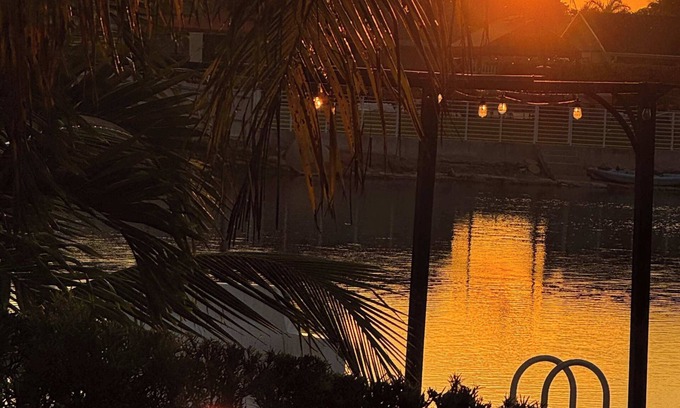South Miami House | BESt LOCATiON Iconic 4BR Waterfront Luxury MIA