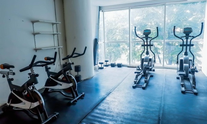 Siwalankerto Apartment | Best Price Studio Near Petra University At High Point Serviced Apartment