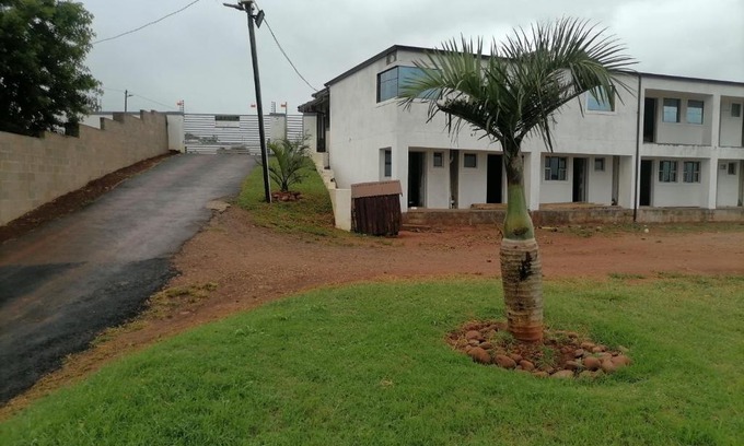 Kingsborough Apartment | BF Dlamini Guesthouse