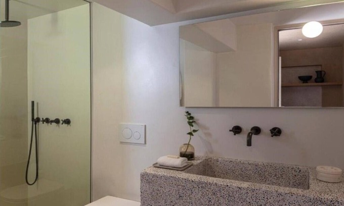 Fira Apartment | BH940 - C - Suite Sanrotini