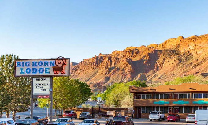 Moab Hotel | Big Horn Lodge