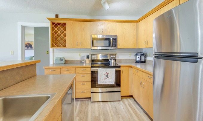 Big Sky Apartment | Big Sky Condo - Patio, Fireplace & Mountain Views