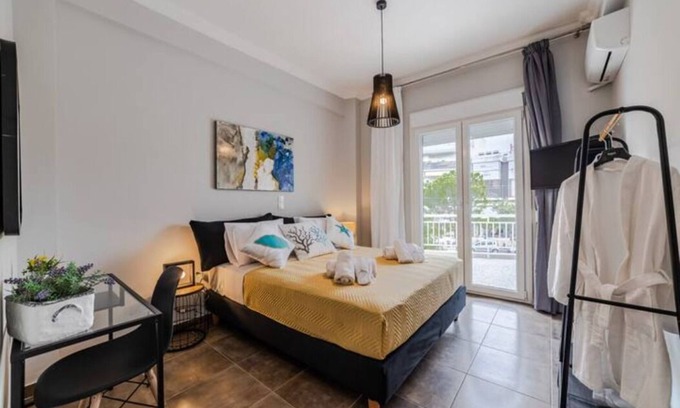 Glyfada Apartment | Bijou apartment in Glyfada center