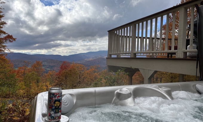 Warren Ski Chalet | Birch Peak! Chalet w/28 acres of private trails