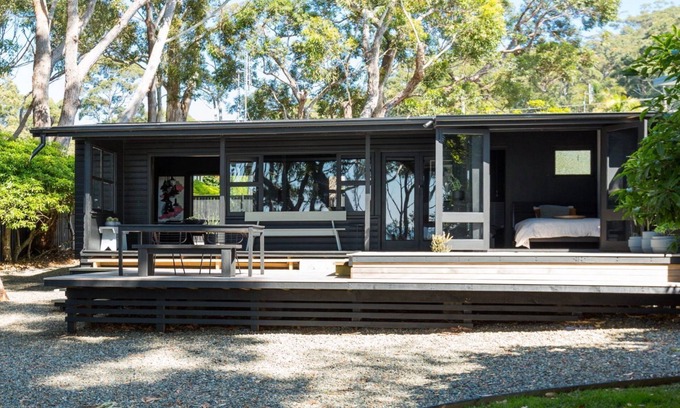Hyams Beach House | Black Shack on Hyams Beach